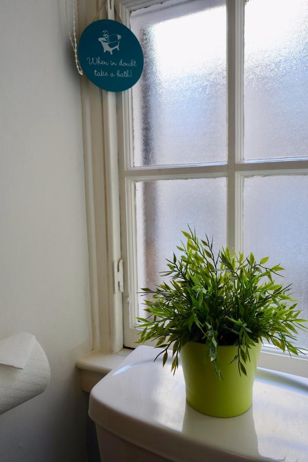 1 Bedroom Near Castle Sleeps 2 Appartement Edinburgh